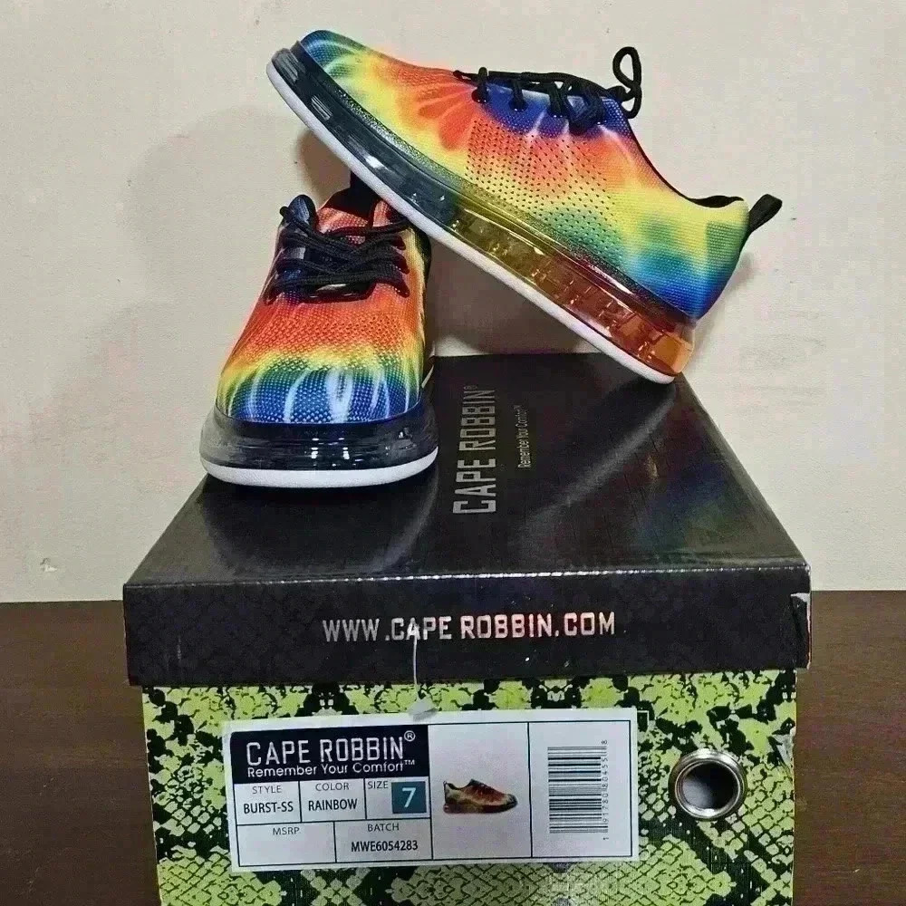 Cape Robbins Rainbow Burst Size 7 EUC